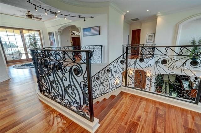 Single Family Residence at 829 BRUCE AVE, CLEARWATER BEACH, photo 33 of 71