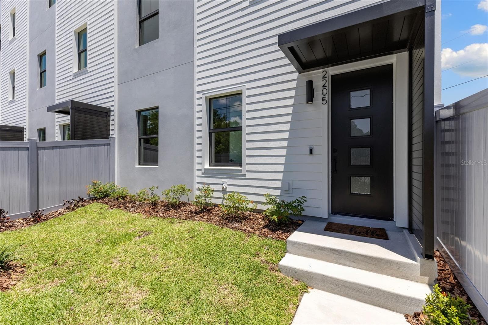 Townhouse at 2205 16TH ST N, ST PETERSBURG, photo 2 of 56