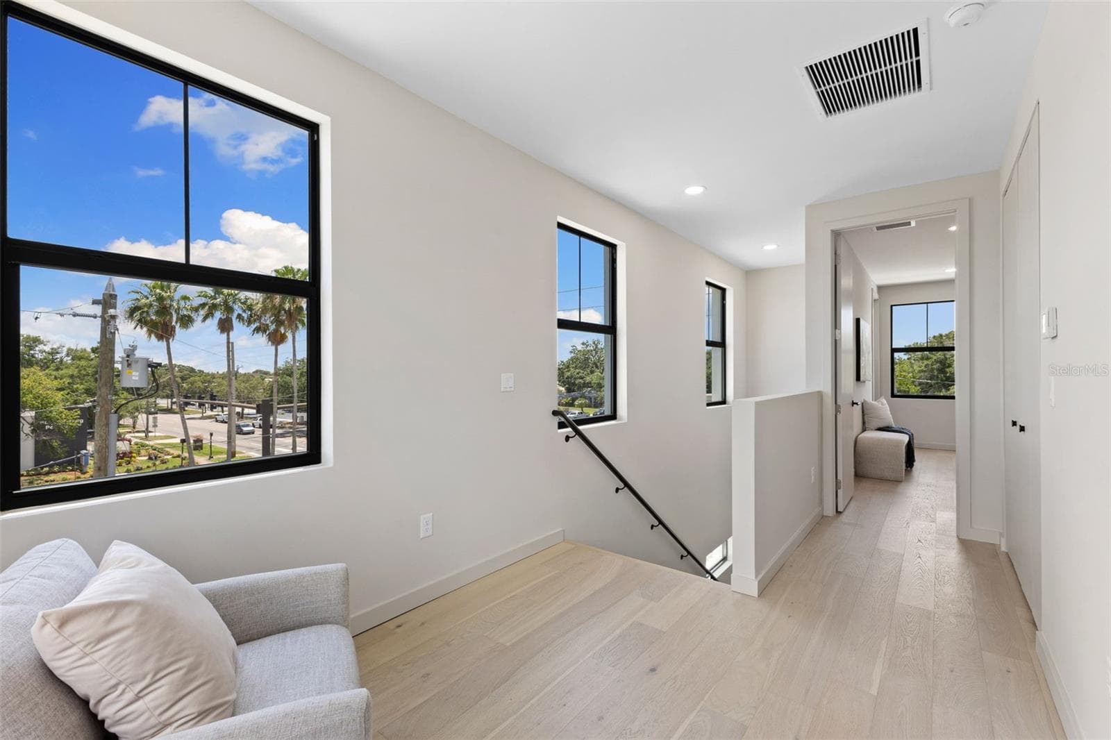 Townhouse at 2205 16TH ST N, ST PETERSBURG, photo 10 of 56