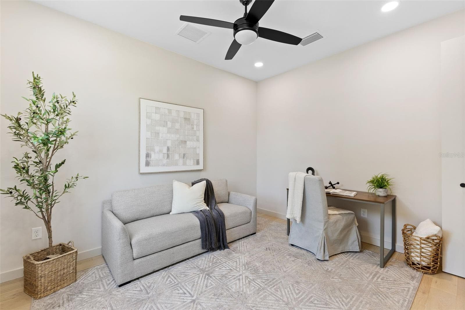 Townhouse at 2205 16TH ST N, ST PETERSBURG, photo 16 of 56