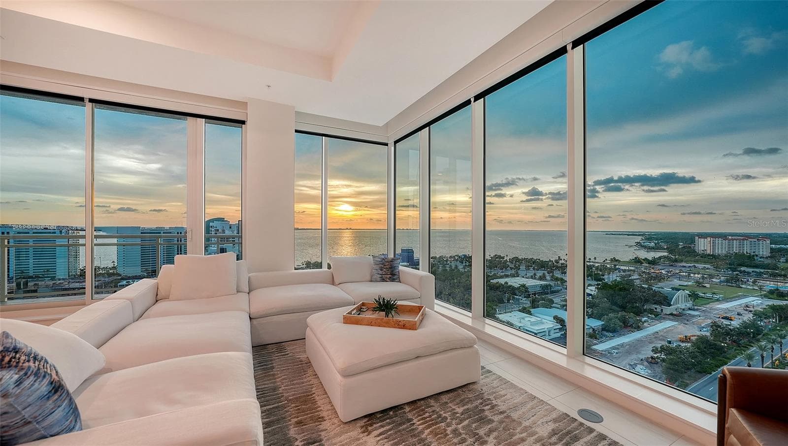 Condominium at 540 N TAMIAMI TRL #1702, SARASOTA, photo 6 of 84