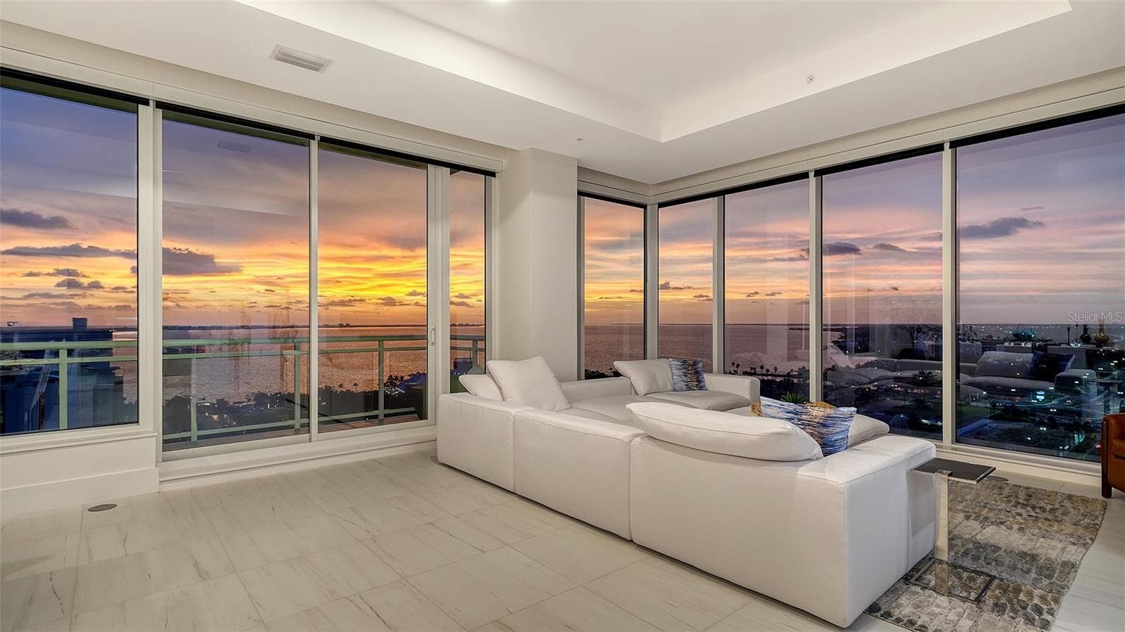 Condominium at 540 N TAMIAMI TRL #1702, SARASOTA, photo 9 of 84