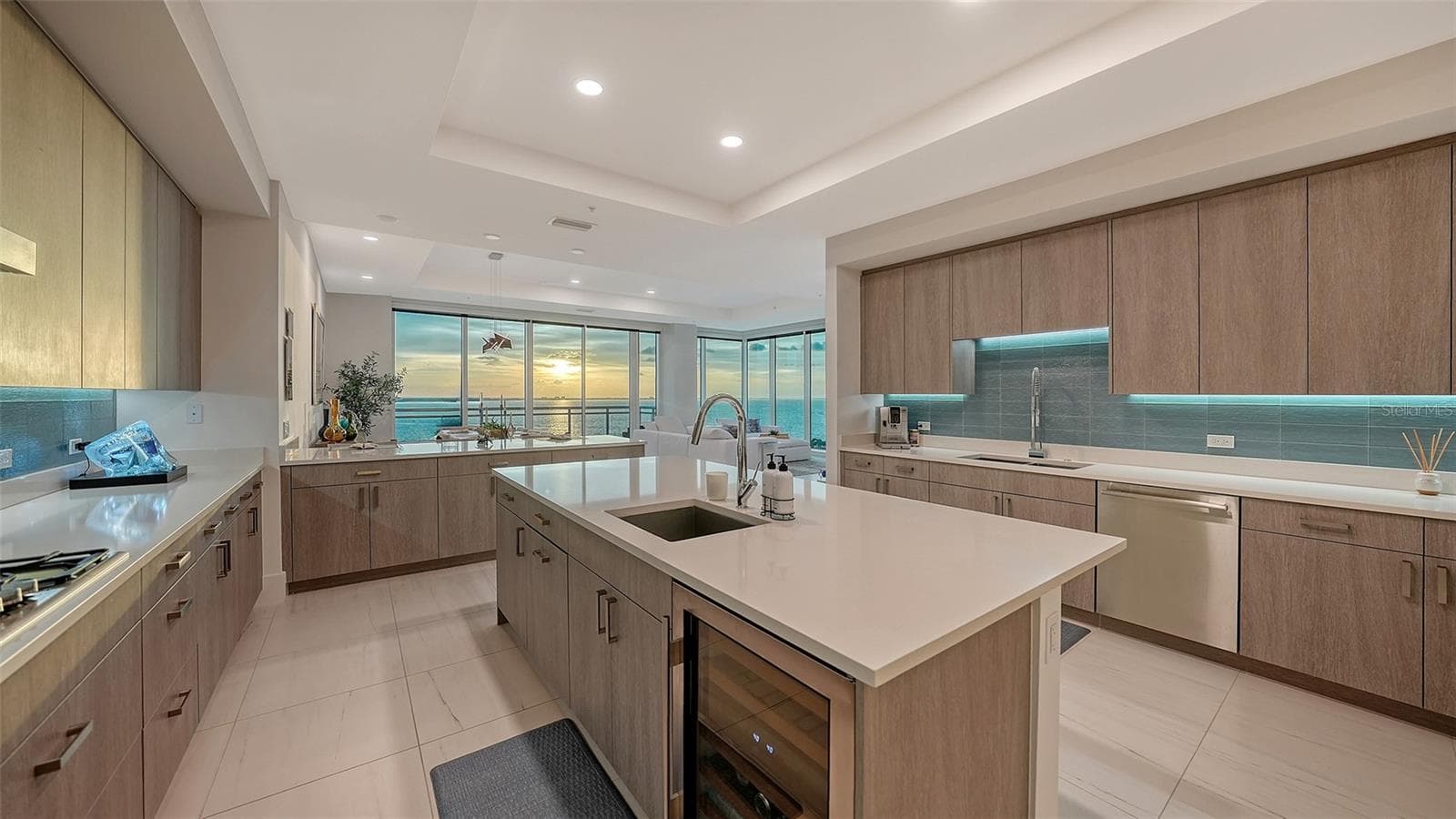 Condominium at 540 N TAMIAMI TRL #1702, SARASOTA, photo 23 of 84