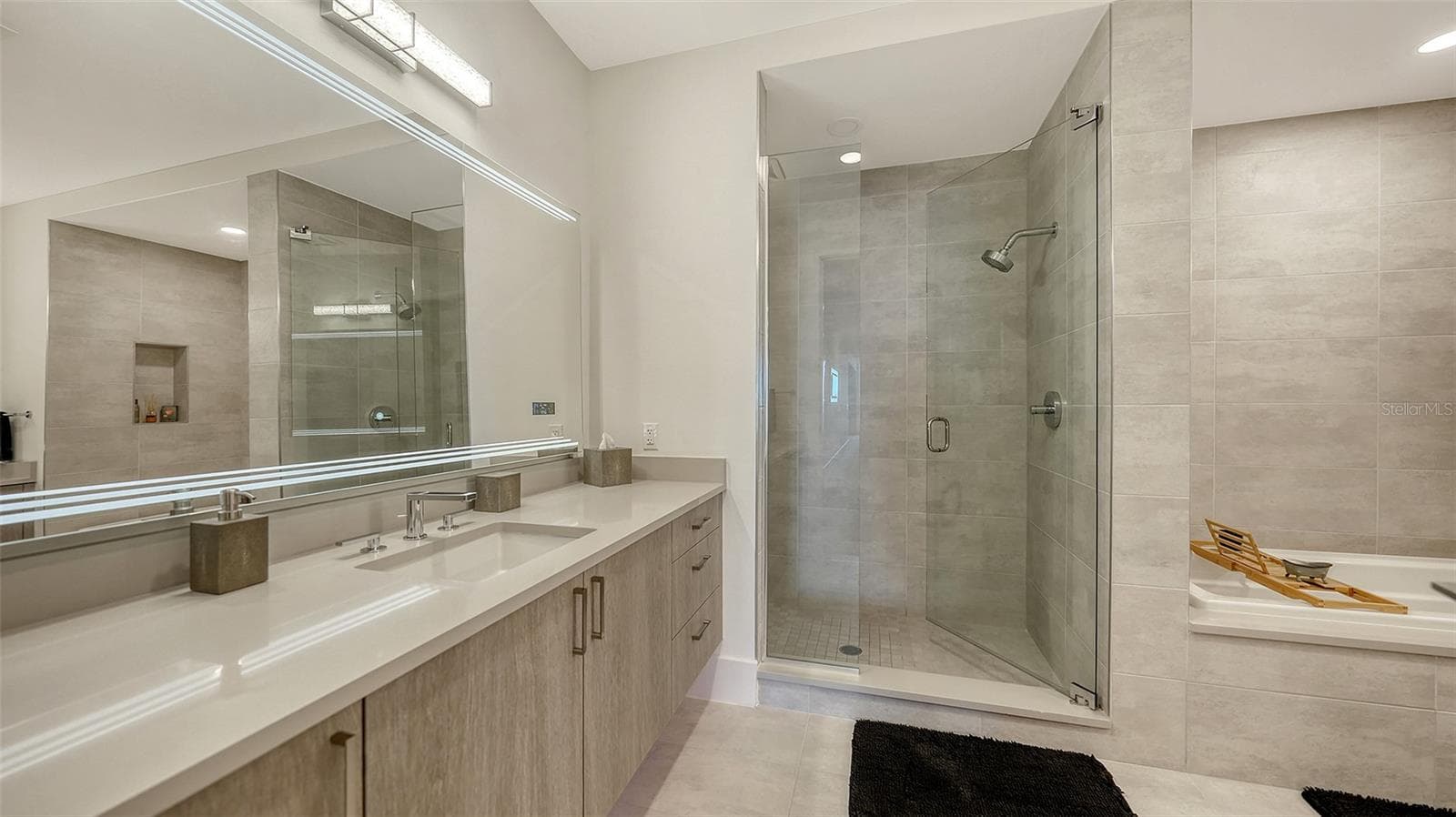 Condominium at 540 N TAMIAMI TRL #1702, SARASOTA, photo 39 of 84