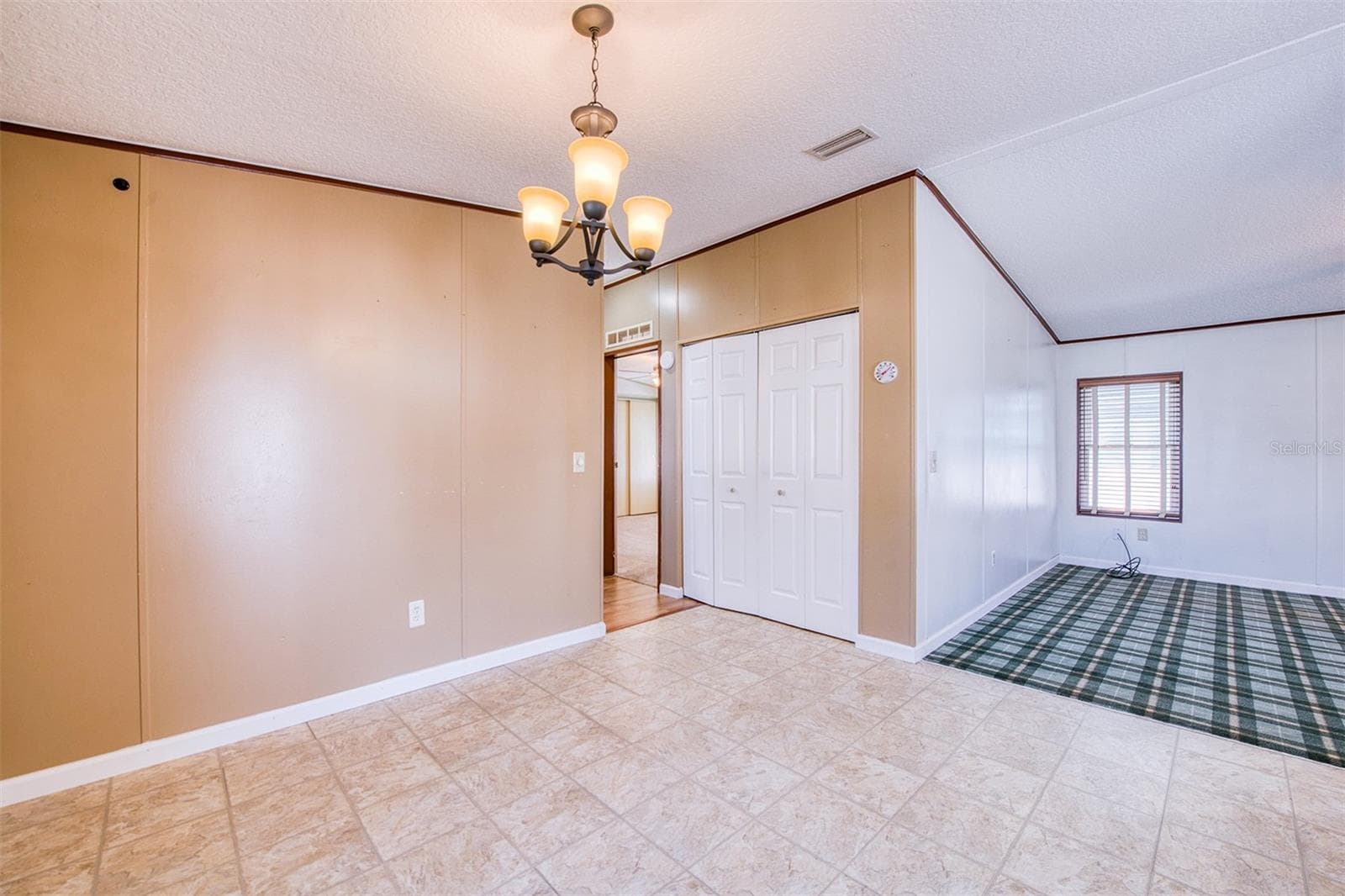 Manufactured Home at 403 BLUE MARLIN DR, OLDSMAR, photo 9 of 38