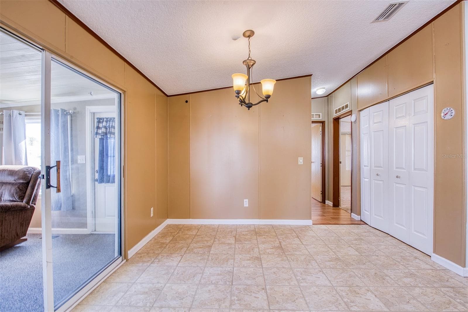 Manufactured Home at 403 BLUE MARLIN DR, OLDSMAR, photo 13 of 38