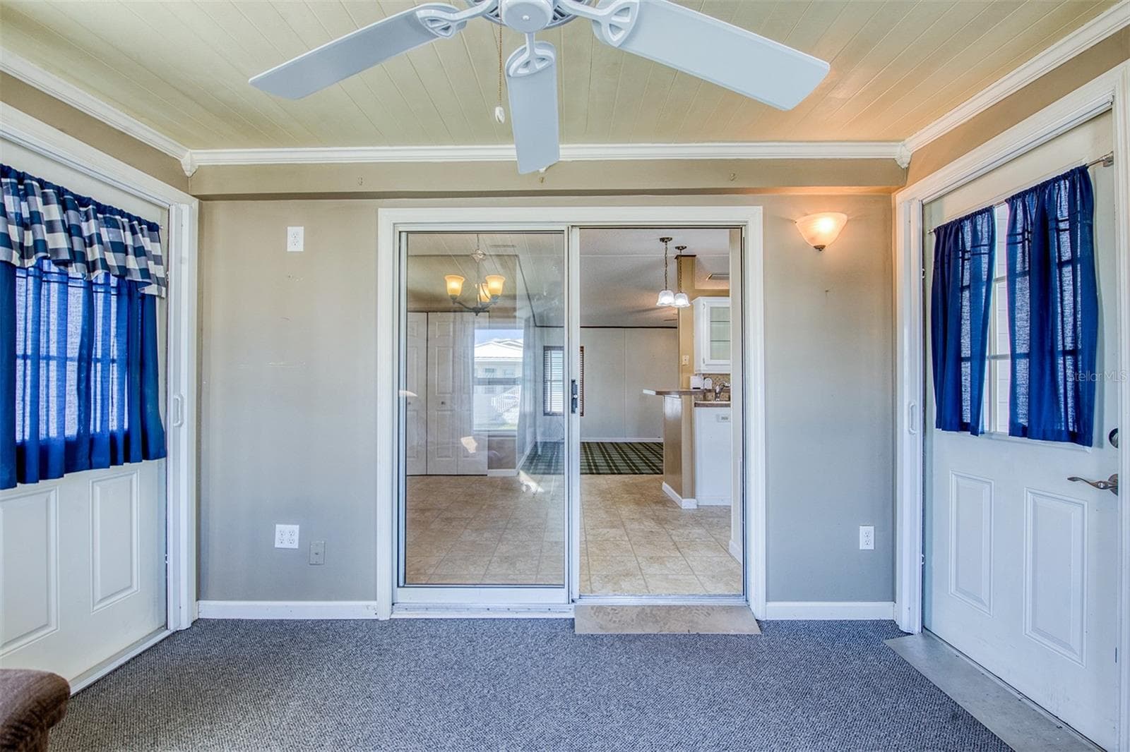 Manufactured Home at 403 BLUE MARLIN DR, OLDSMAR, photo 15 of 38