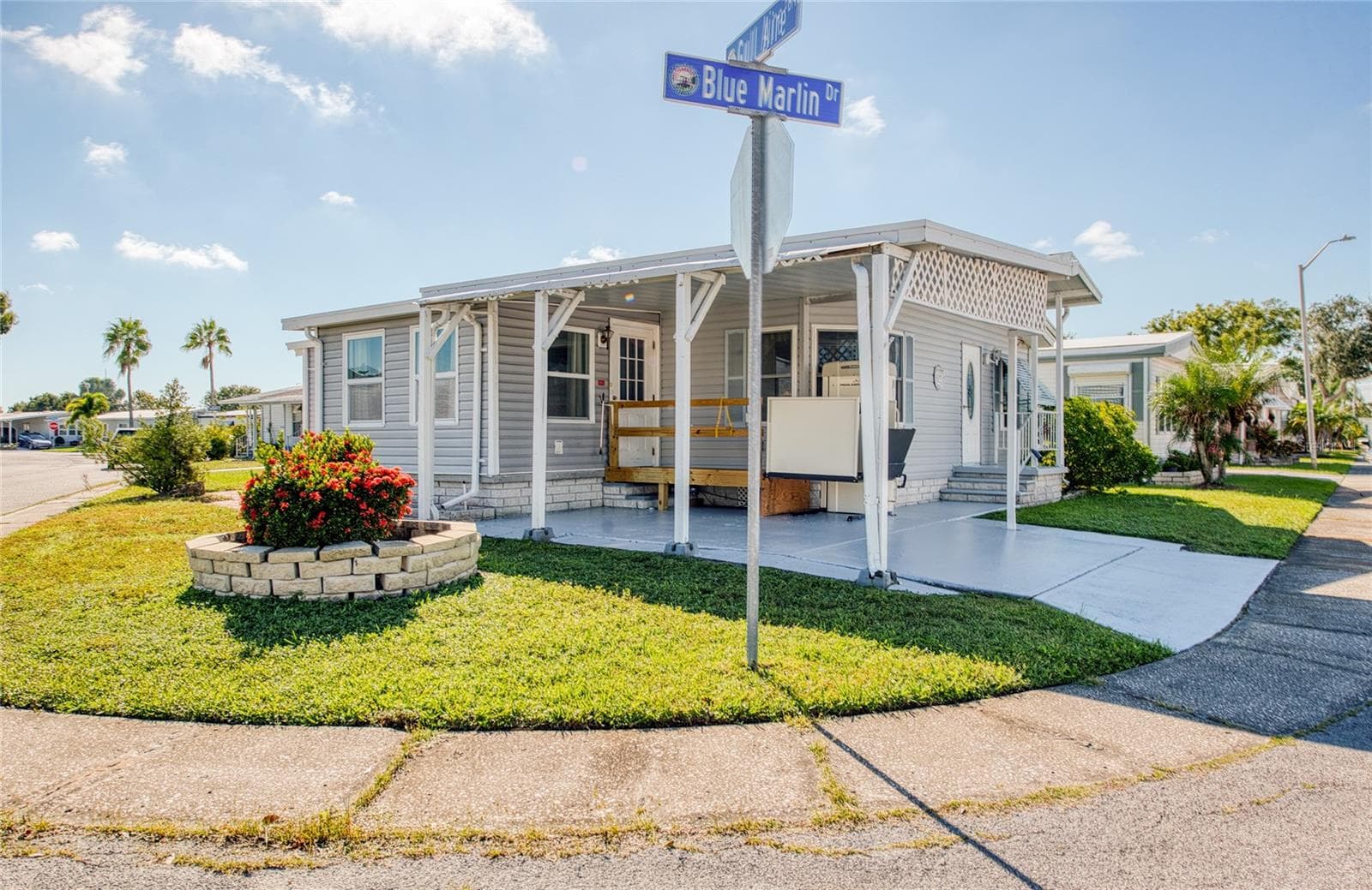 Manufactured Home at 403 BLUE MARLIN DR, OLDSMAR, photo 26 of 38