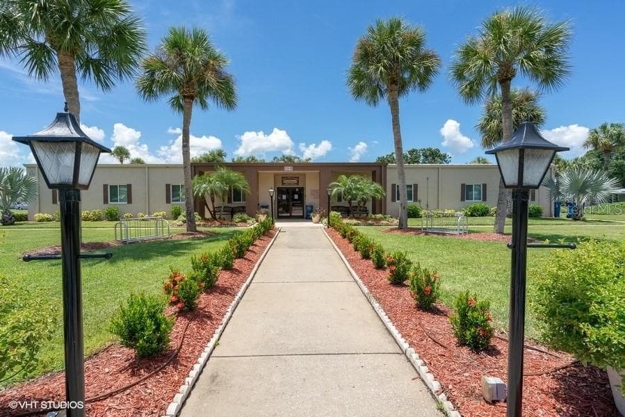 Manufactured Home at 403 BLUE MARLIN DR, OLDSMAR, photo 30 of 38