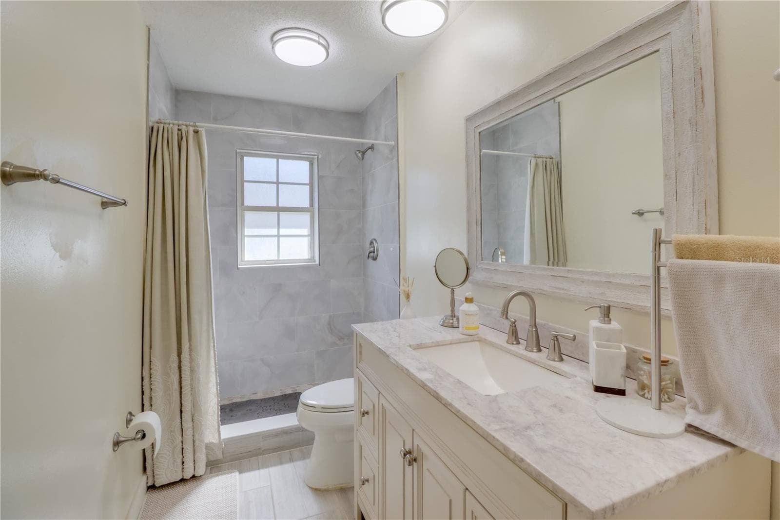 Bath 2 - 1480 NE 97 ST, ANTHONY
