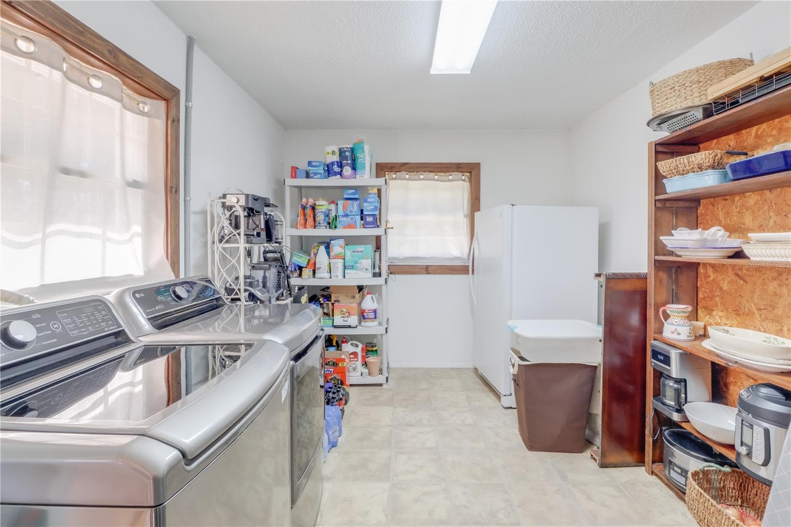 Laundry - 1480 NE 97 ST, ANTHONY