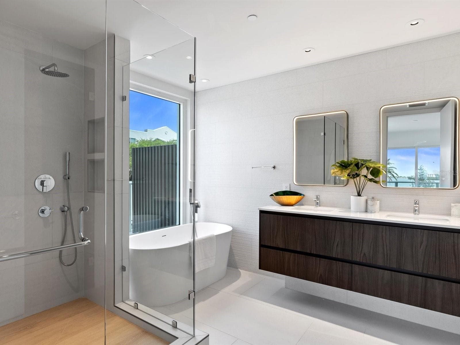 Master Bath - 1020 SUNSET POINT RD #103, CLEARWATER