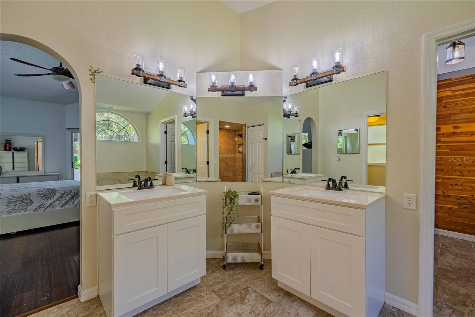 Single Family Residence at 14214 CINNAMAN LN, WEEKI WACHEE, photo 21 of 59
