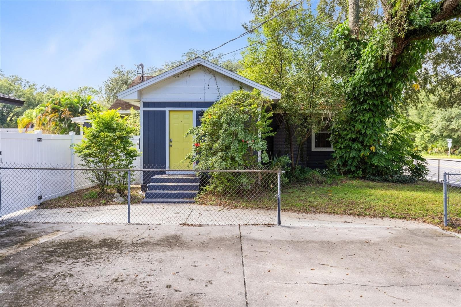 Single Family Residence at 701 E 25TH ST, SANFORD, photo 4 of 28