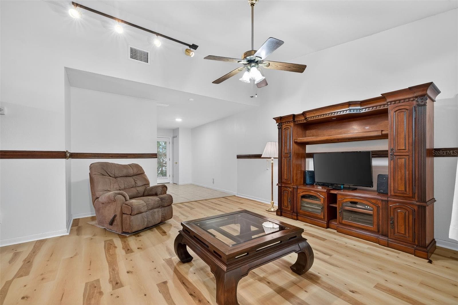 Single Family Residence at 7016 2ND ST N, ST PETERSBURG, photo 6 of 31