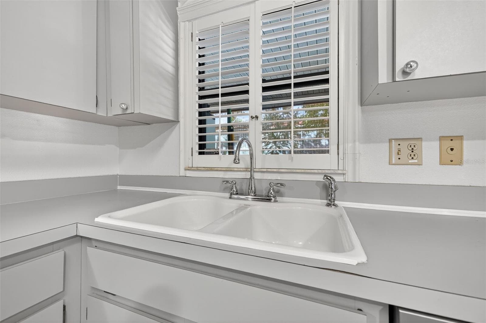 Single Family Residence at 7016 2ND ST N, ST PETERSBURG, photo 11 of 31