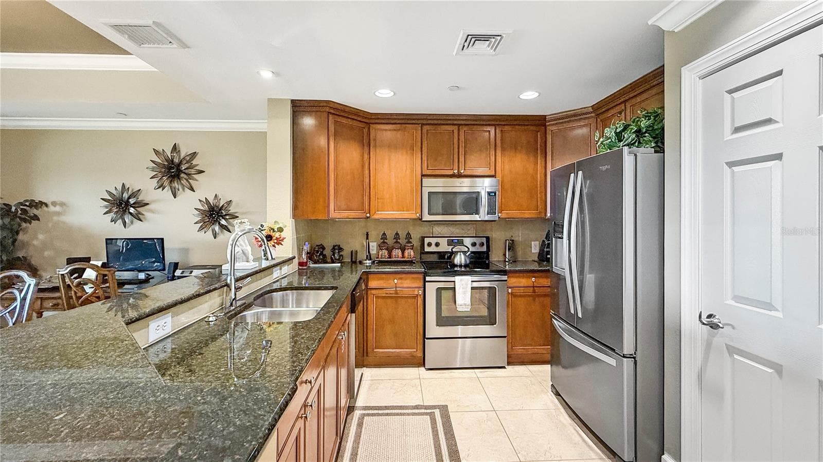 Condominium at 1370 CENTRE COURT RIDGE DR #303, REUNION, photo 11 of 54