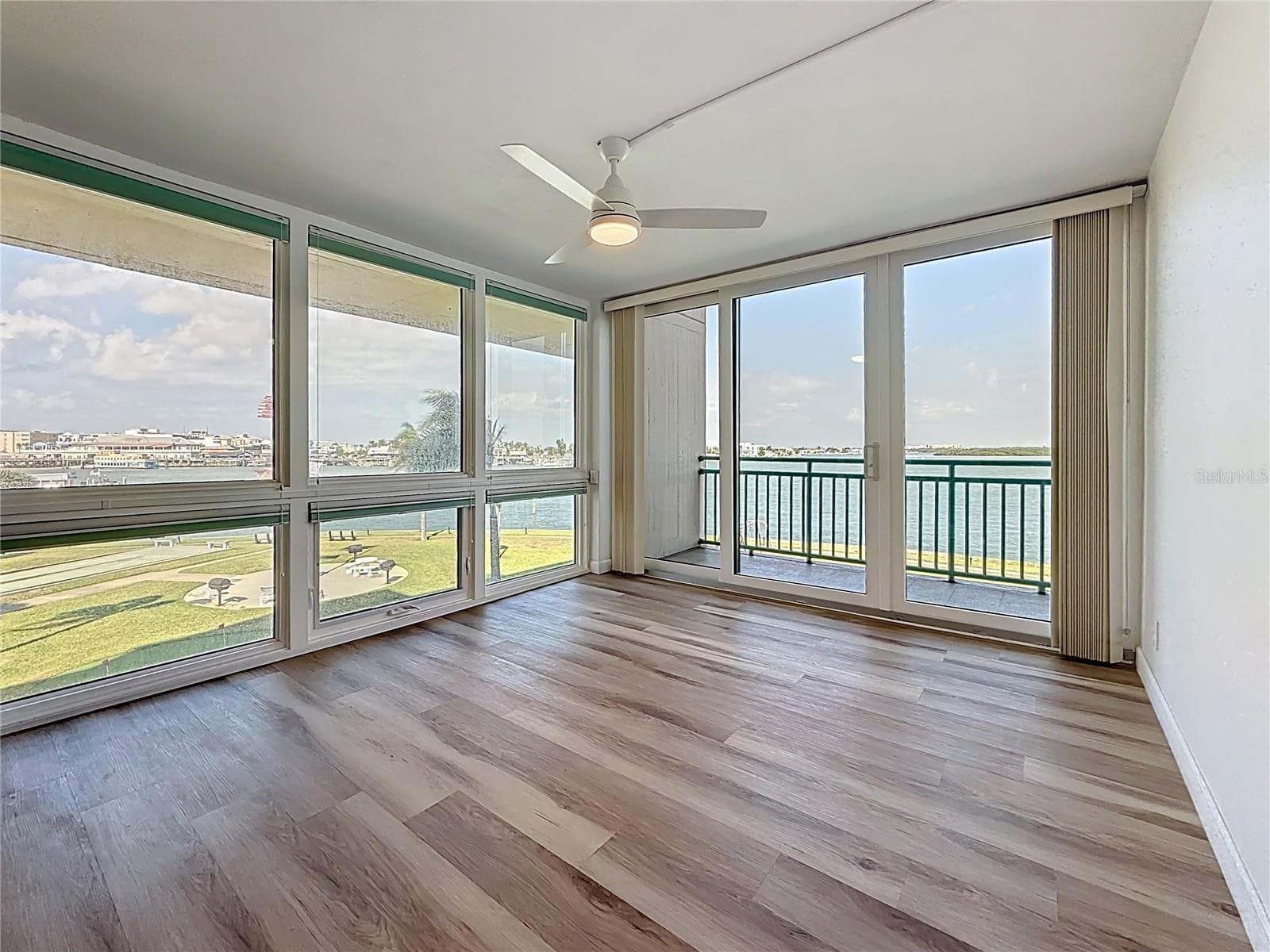 BEDROOM/OFFICE - 1 KEY CAPRI #201E, TREASURE ISLAND