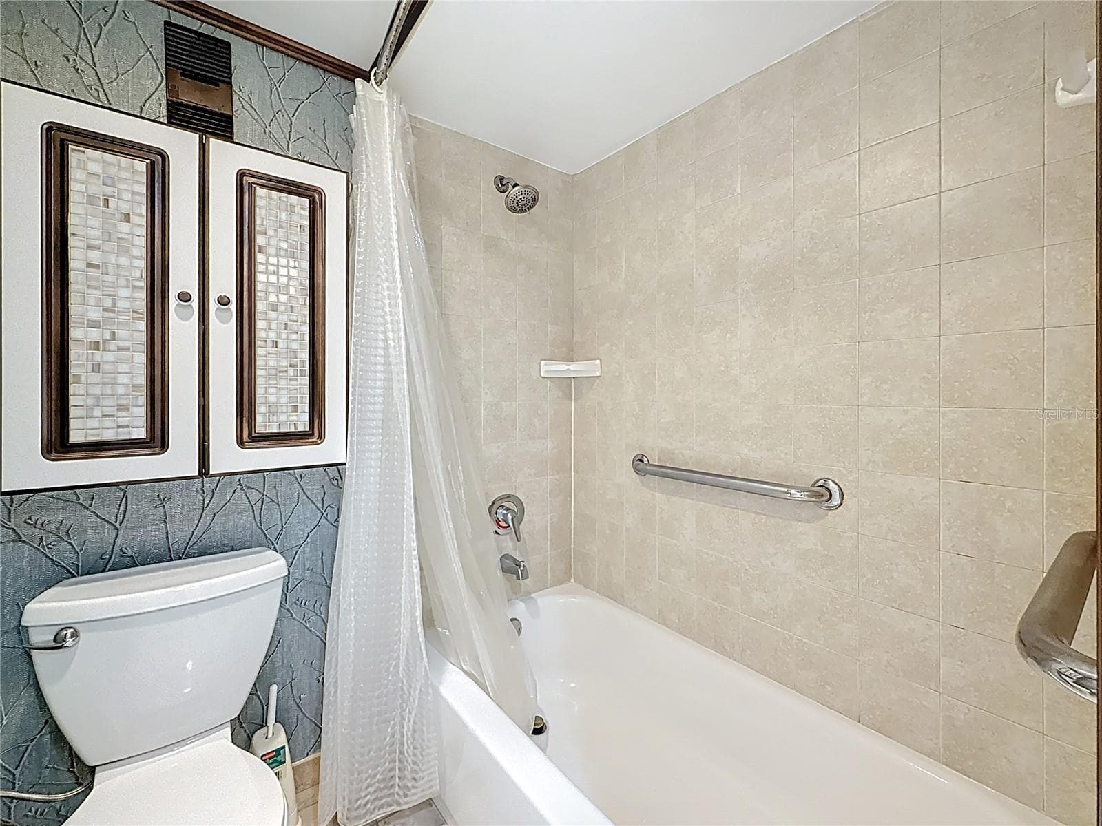 Condominium at 1 KEY CAPRI #201E, TREASURE ISLAND, photo 60 of 100