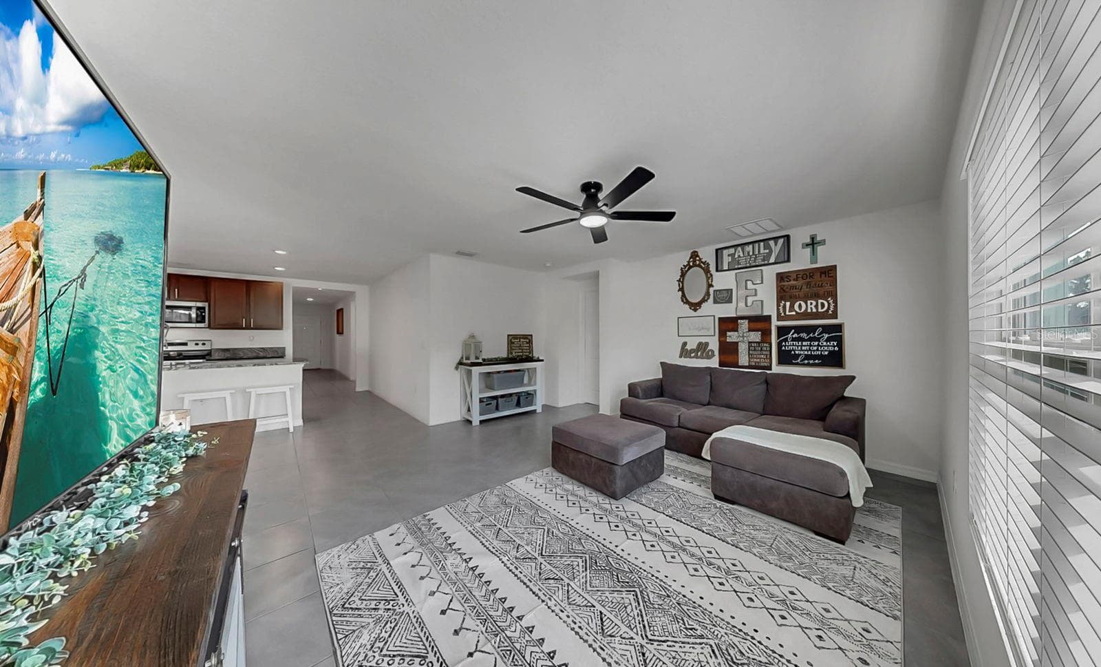 Single Family Residence at 3281 SILVER DATE DR, WIMAUMA, photo 9 of 51