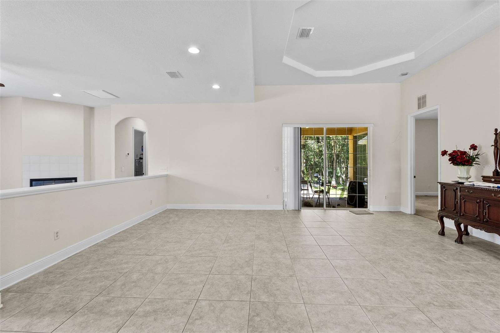 Single Family Residence at 4116 WOODACRE LN, TAMPA, photo 6 of 31