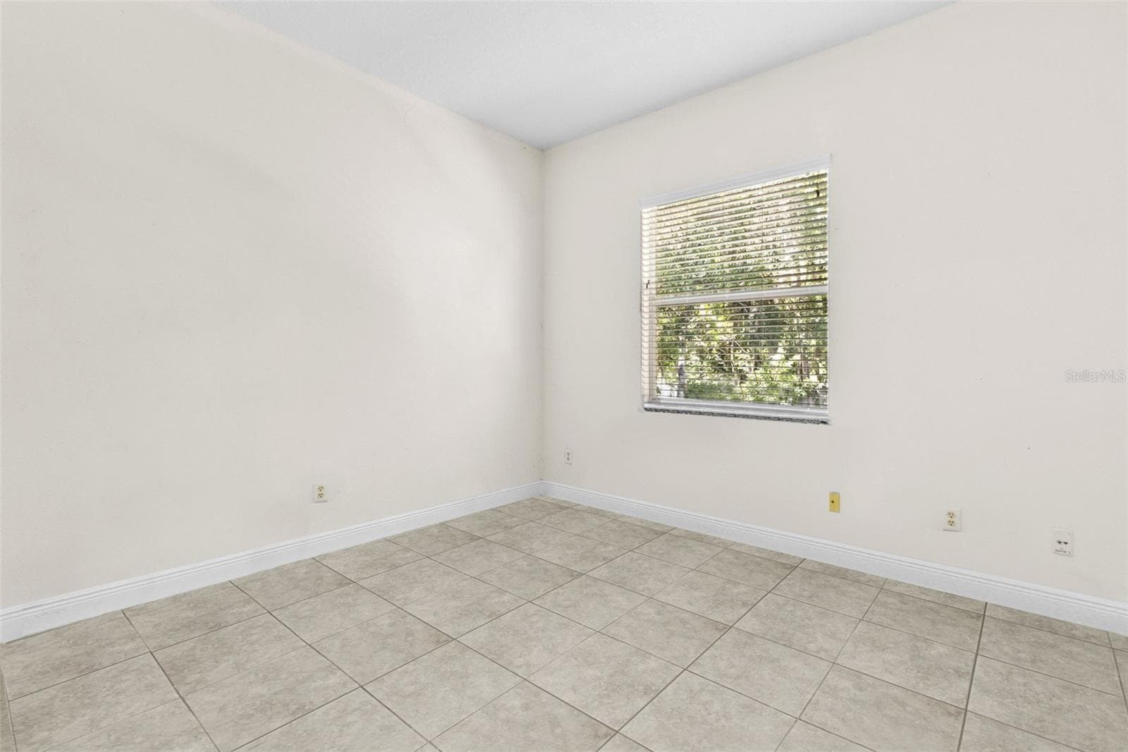 Single Family Residence at 4116 WOODACRE LN, TAMPA, photo 27 of 31