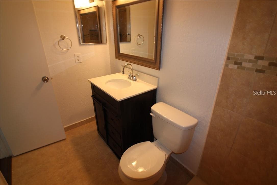 Condominium at 4400 THORNBRIAR LN #A202, ORLANDO, photo 26 of 42