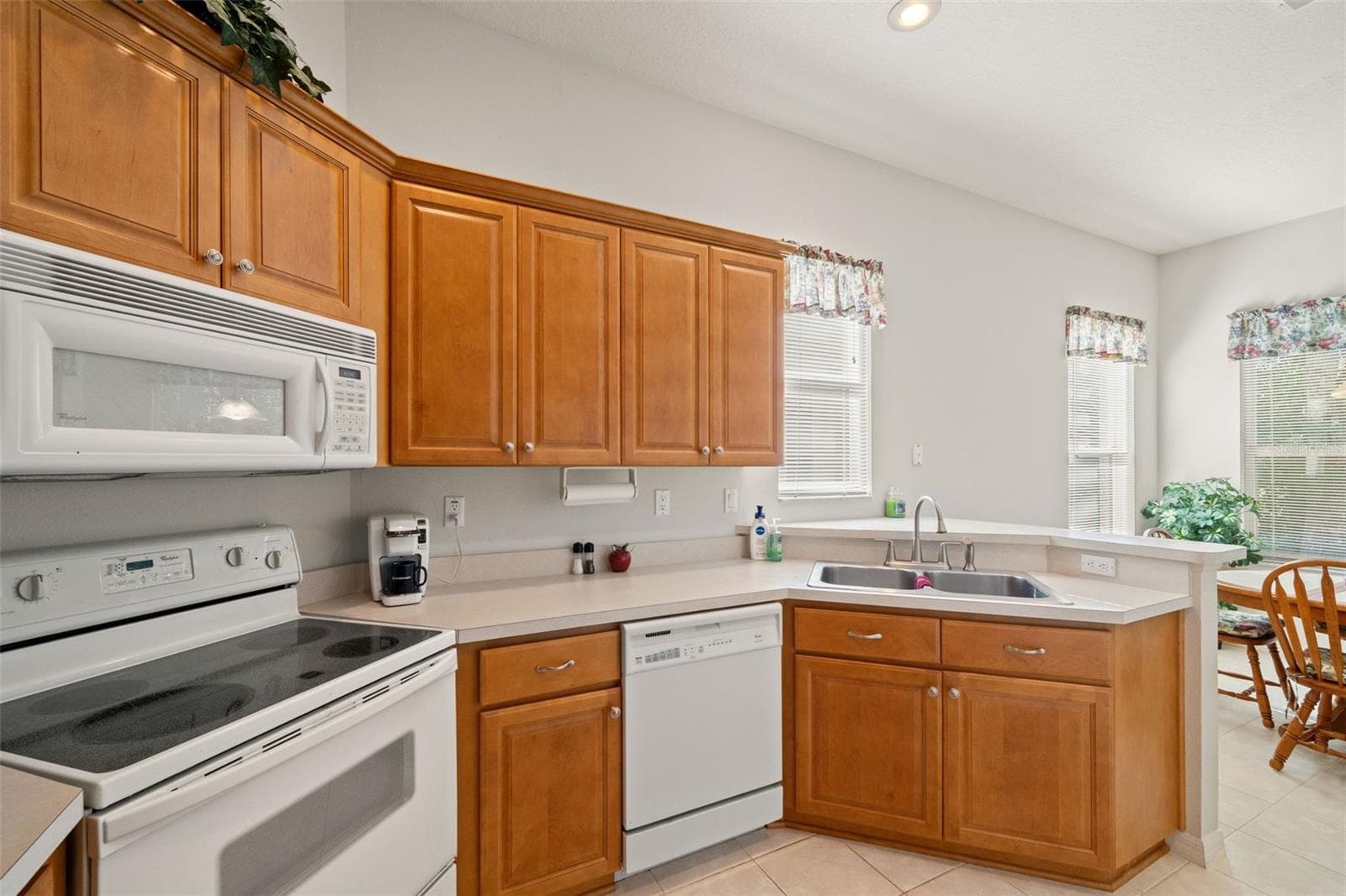 Single Family Residence at 10199 HOLLY BERRY DR, WEEKI WACHEE, photo 12 of 53