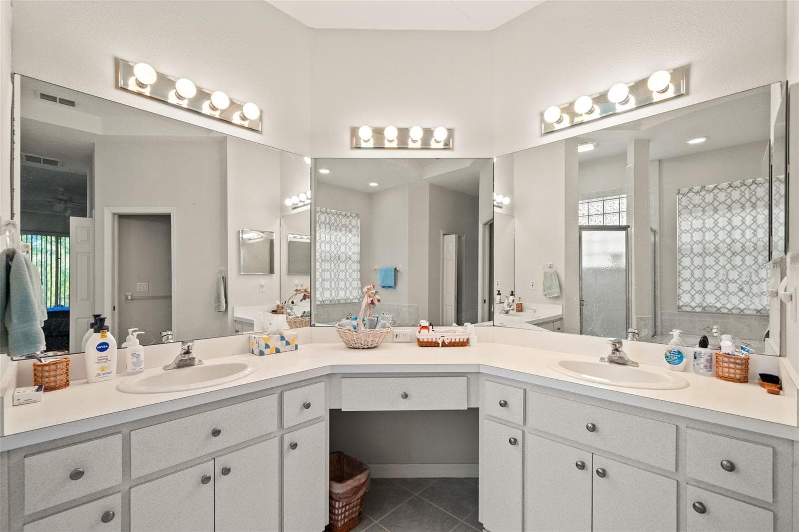Single Family Residence at 10199 HOLLY BERRY DR, WEEKI WACHEE, photo 27 of 53
