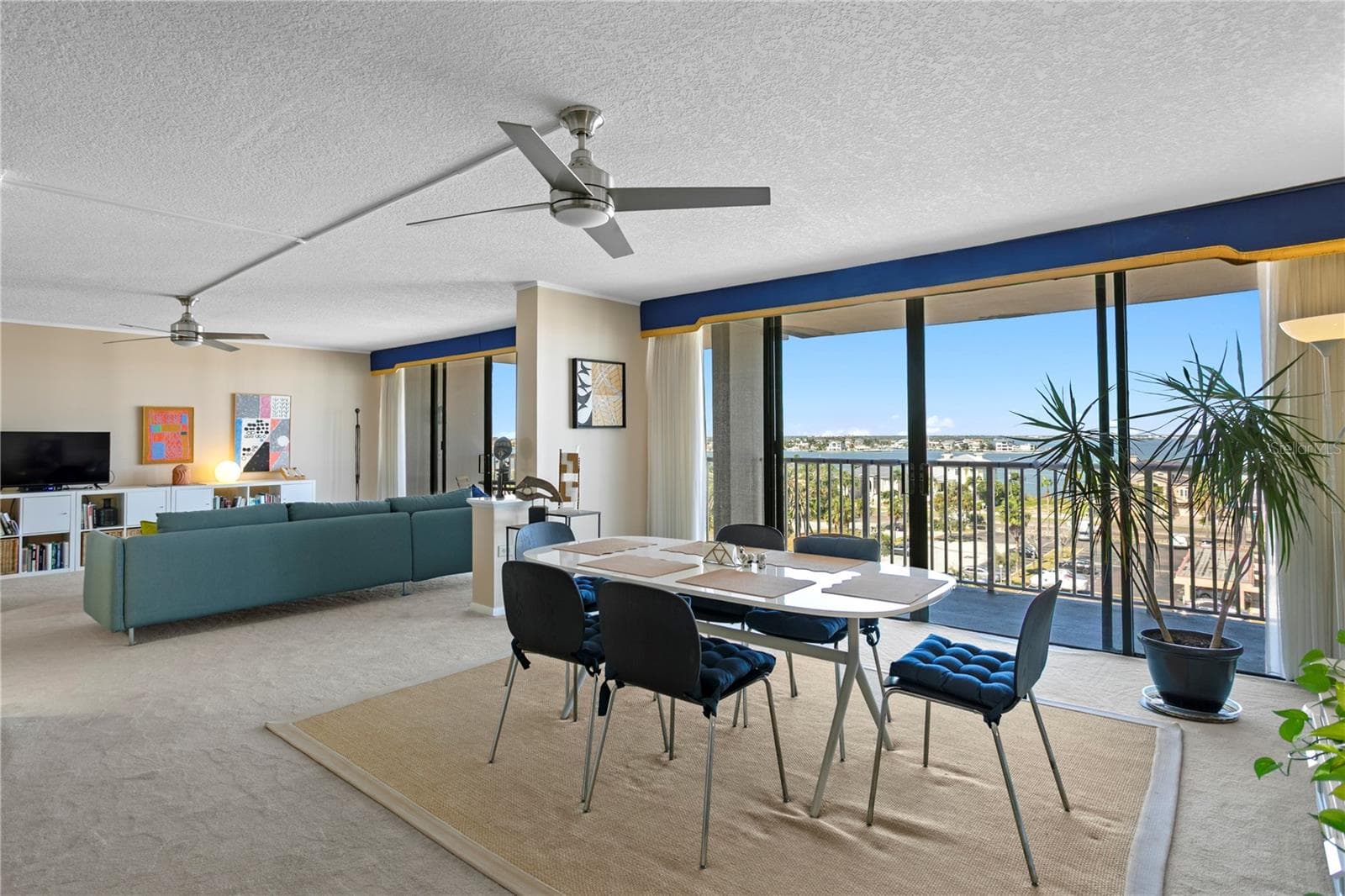 Condominium at 450 TREASURE ISLAND CSWY #702, TREASURE ISLAND, photo 6 of 35