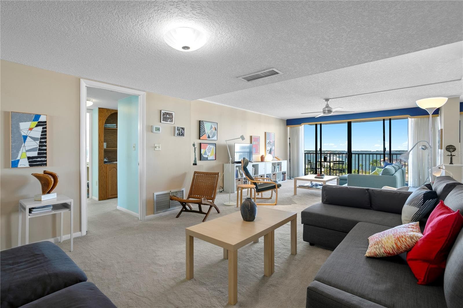 Condominium at 450 TREASURE ISLAND CSWY #702, TREASURE ISLAND, photo 10 of 35
