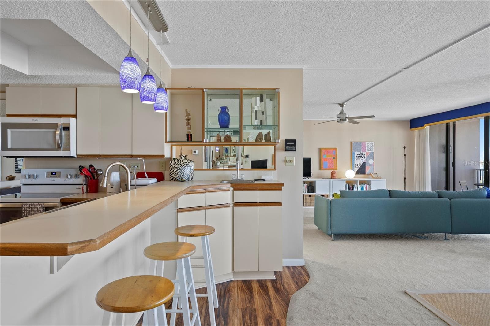 Condominium at 450 TREASURE ISLAND CSWY #702, TREASURE ISLAND, photo 13 of 35
