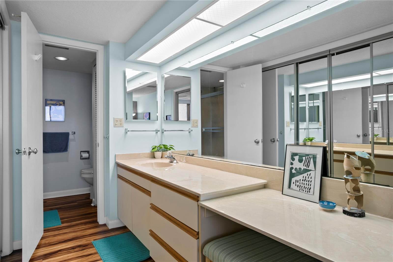 Condominium at 450 TREASURE ISLAND CSWY #702, TREASURE ISLAND, photo 22 of 35