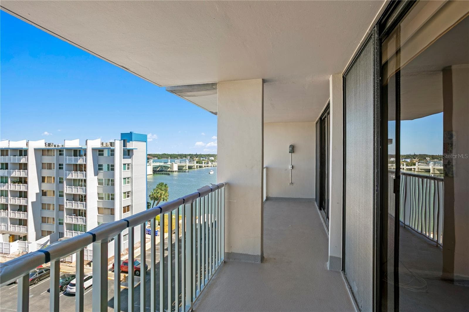 Condominium at 450 TREASURE ISLAND CSWY #702, TREASURE ISLAND, photo 25 of 35