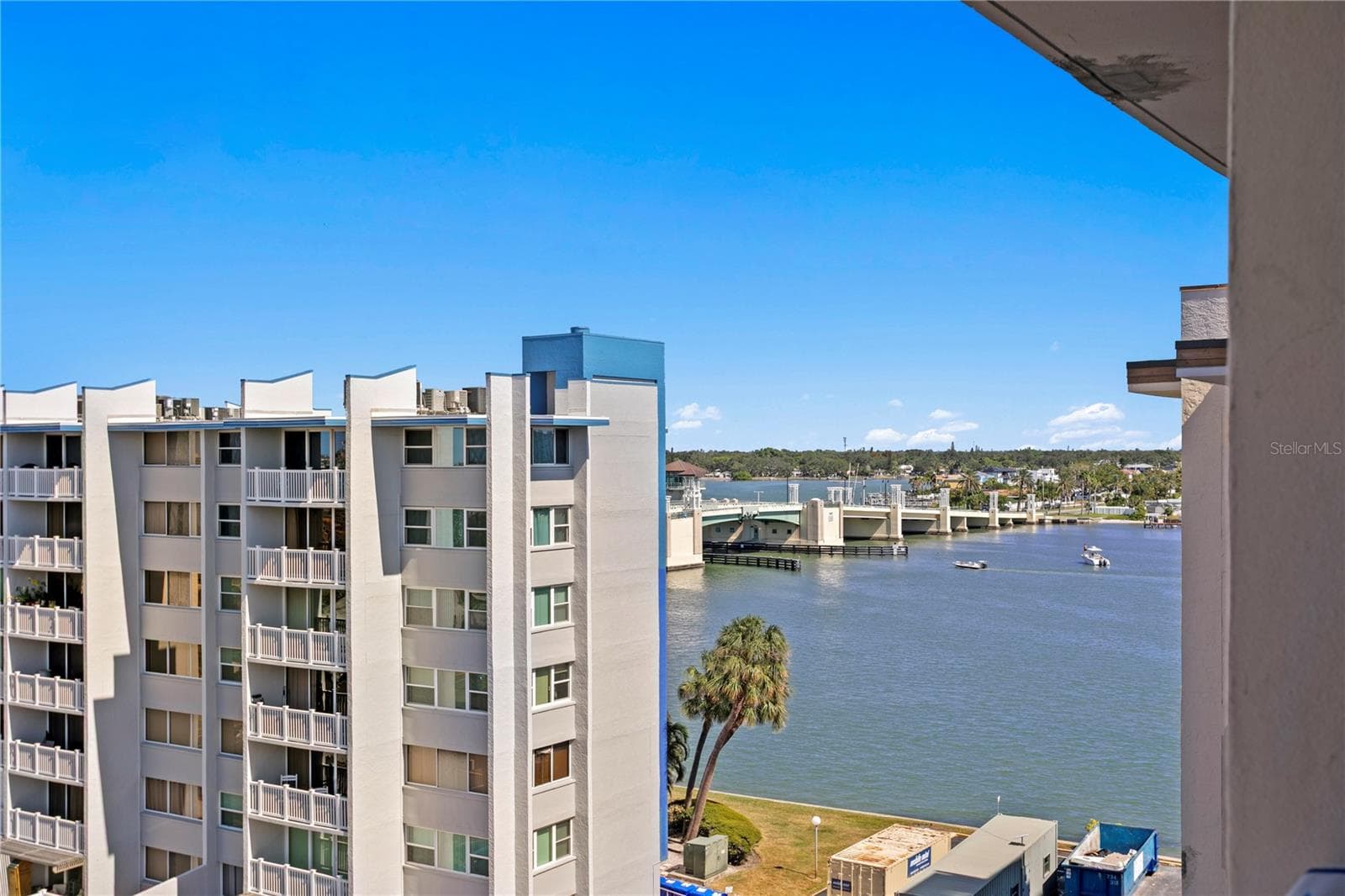 Condominium at 450 TREASURE ISLAND CSWY #702, TREASURE ISLAND, photo 27 of 35