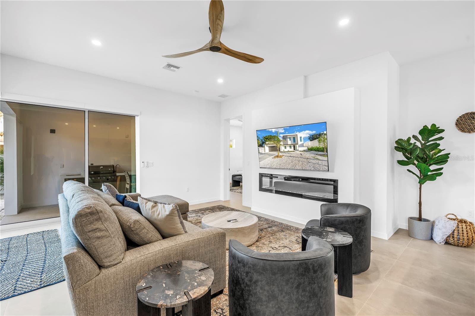Single Family Residence at 2305 TEMPLE ST, SARASOTA, photo 15 of 64