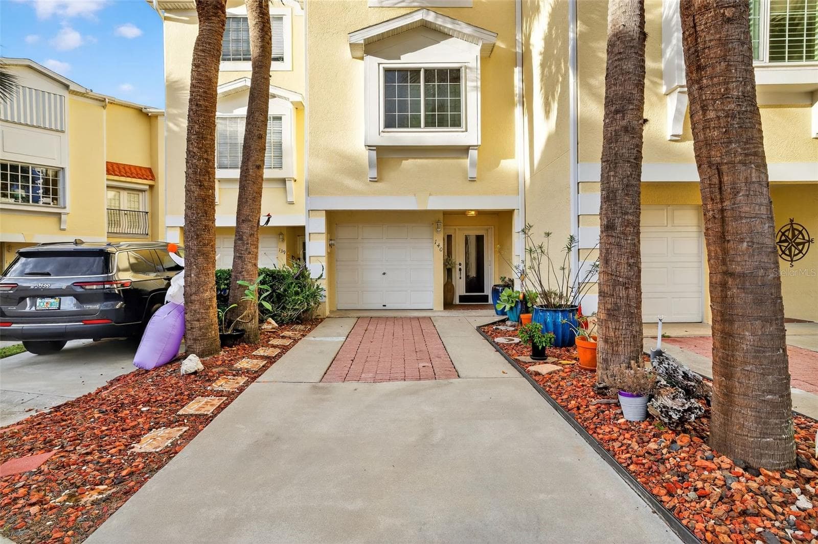 Townhouse at 140 BRENT CIR, OLDSMAR, photo 2 of 46