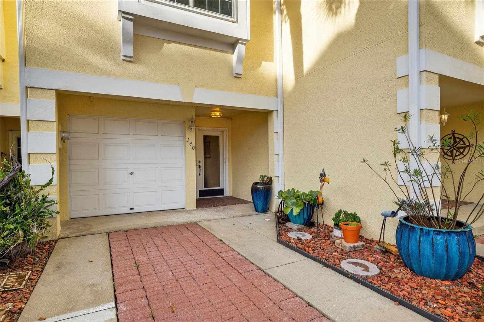 Townhouse at 140 BRENT CIR, OLDSMAR, photo 3 of 46