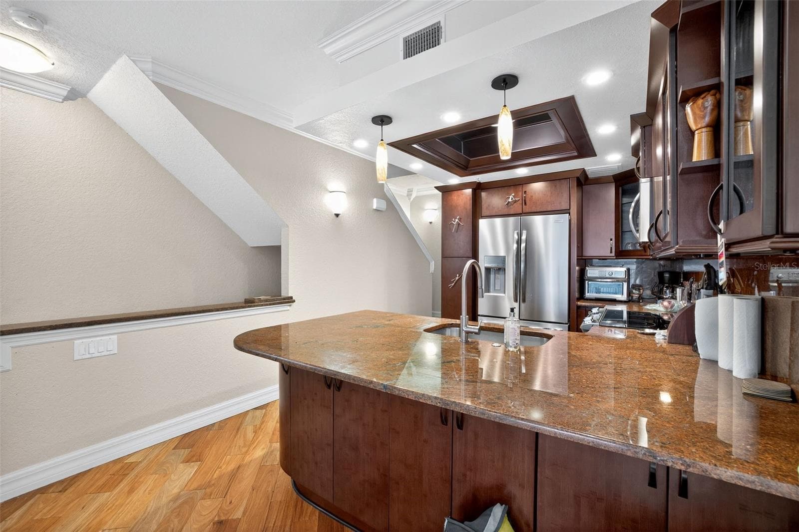 Townhouse at 140 BRENT CIR, OLDSMAR, photo 9 of 46