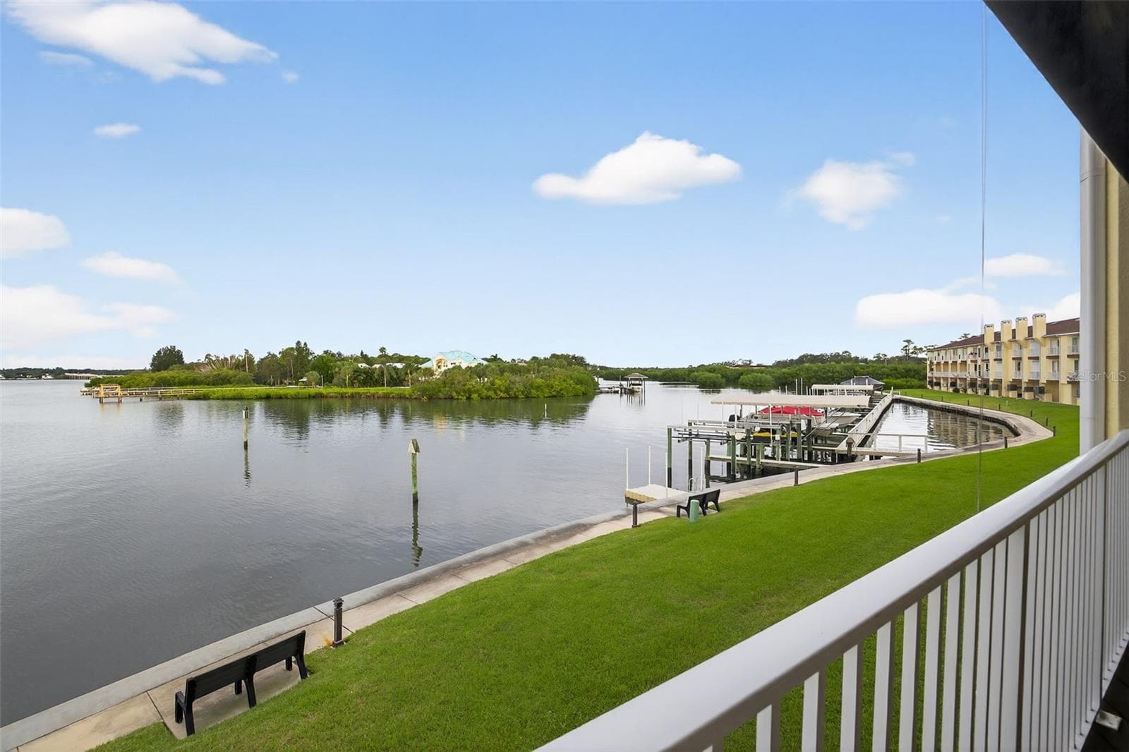 Townhouse at 140 BRENT CIR, OLDSMAR, photo 12 of 46