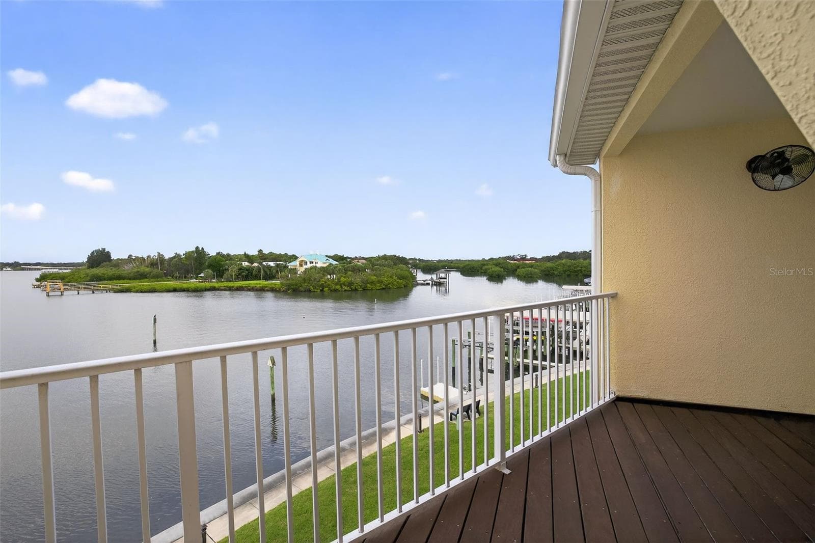 Townhouse at 140 BRENT CIR, OLDSMAR, photo 13 of 46