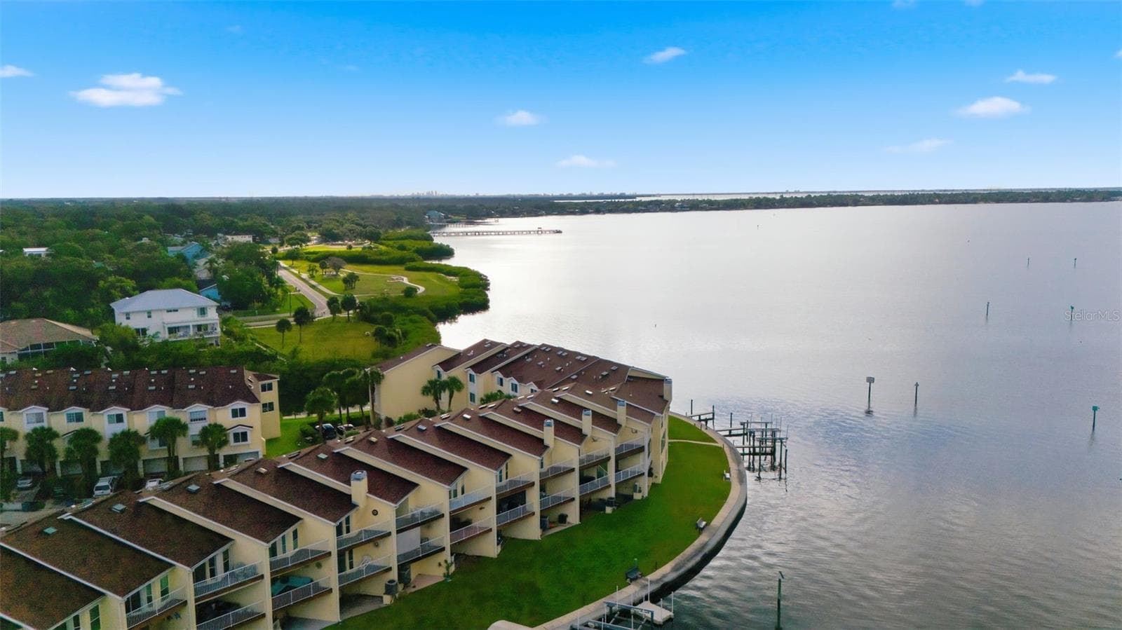 Townhouse at 140 BRENT CIR, OLDSMAR, photo 33 of 46