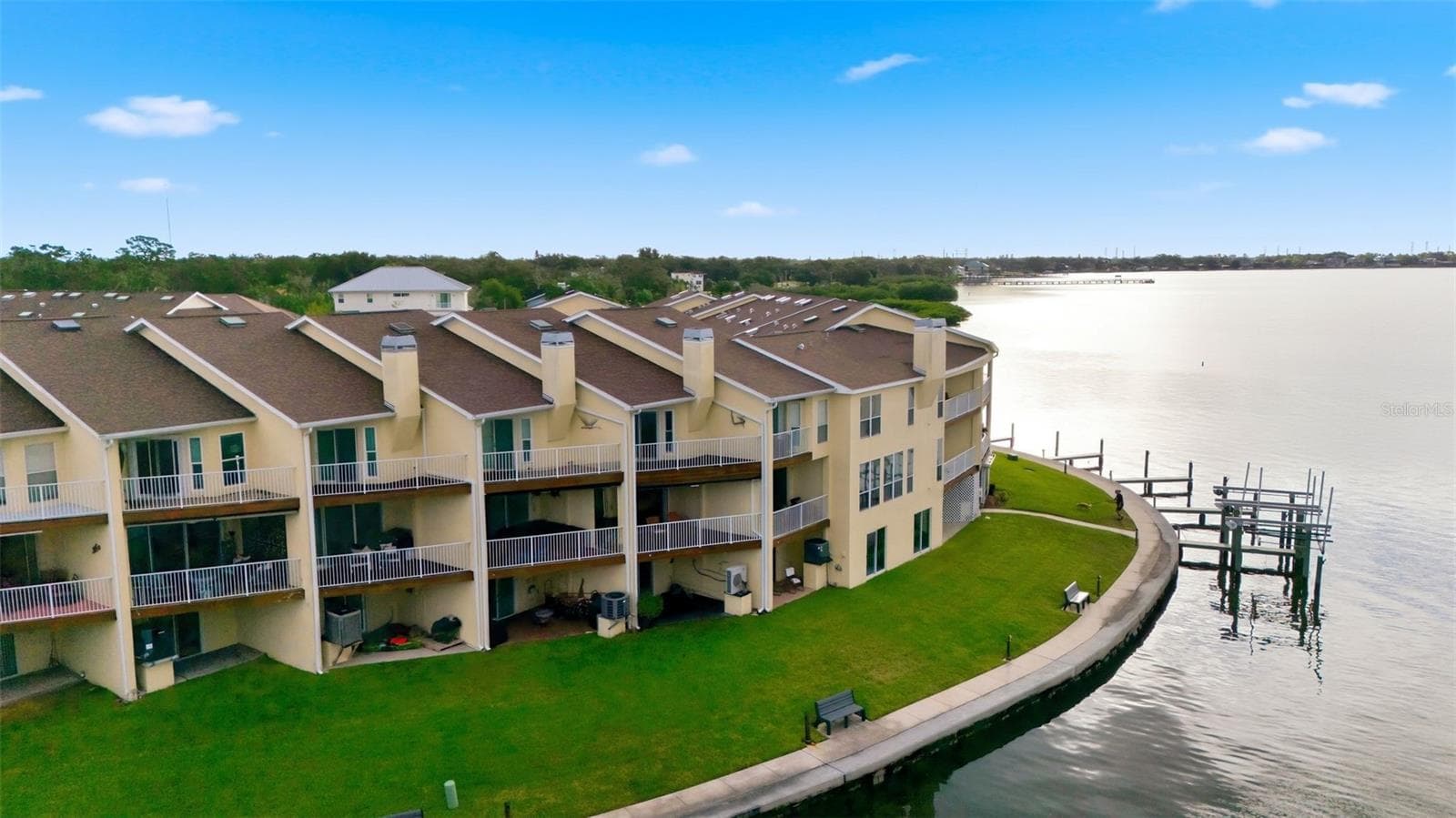 Townhouse at 140 BRENT CIR, OLDSMAR, photo 35 of 46