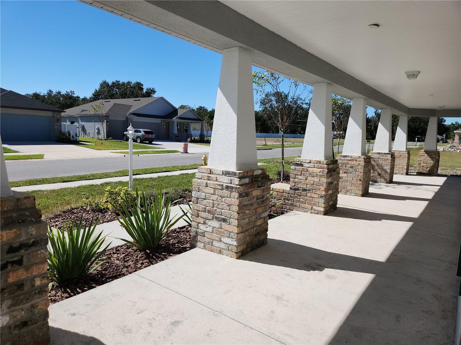 Single Family Residence at 416 SHANNON ESTATES CT, PLANT CITY, photo 5 of 32
