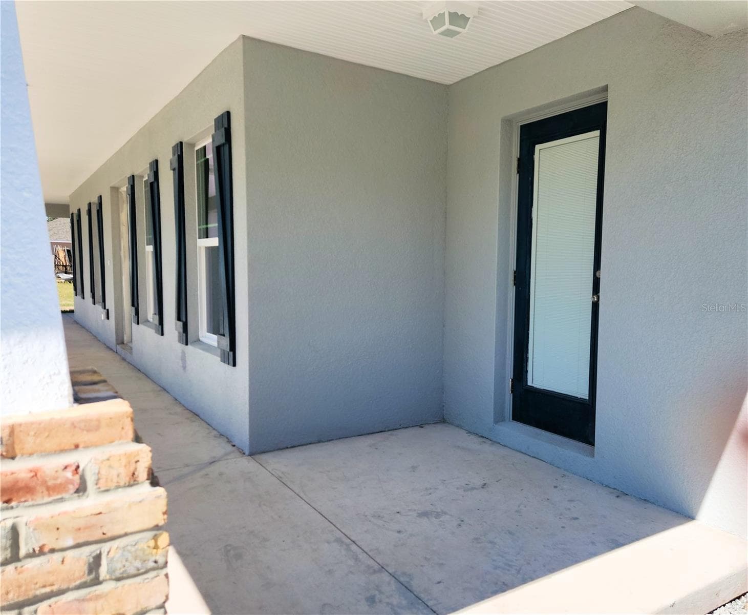 EXTERIOR DOOR TO LAUNDRY - 416 SHANNON ESTATES CT, PLANT CITY