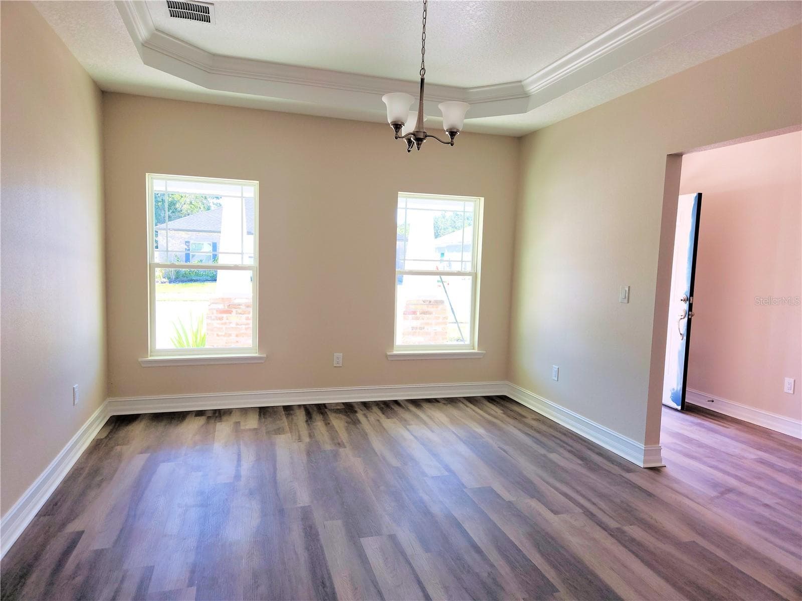 LR/FLEX/BONUS ROOM - 416 SHANNON ESTATES CT, PLANT CITY