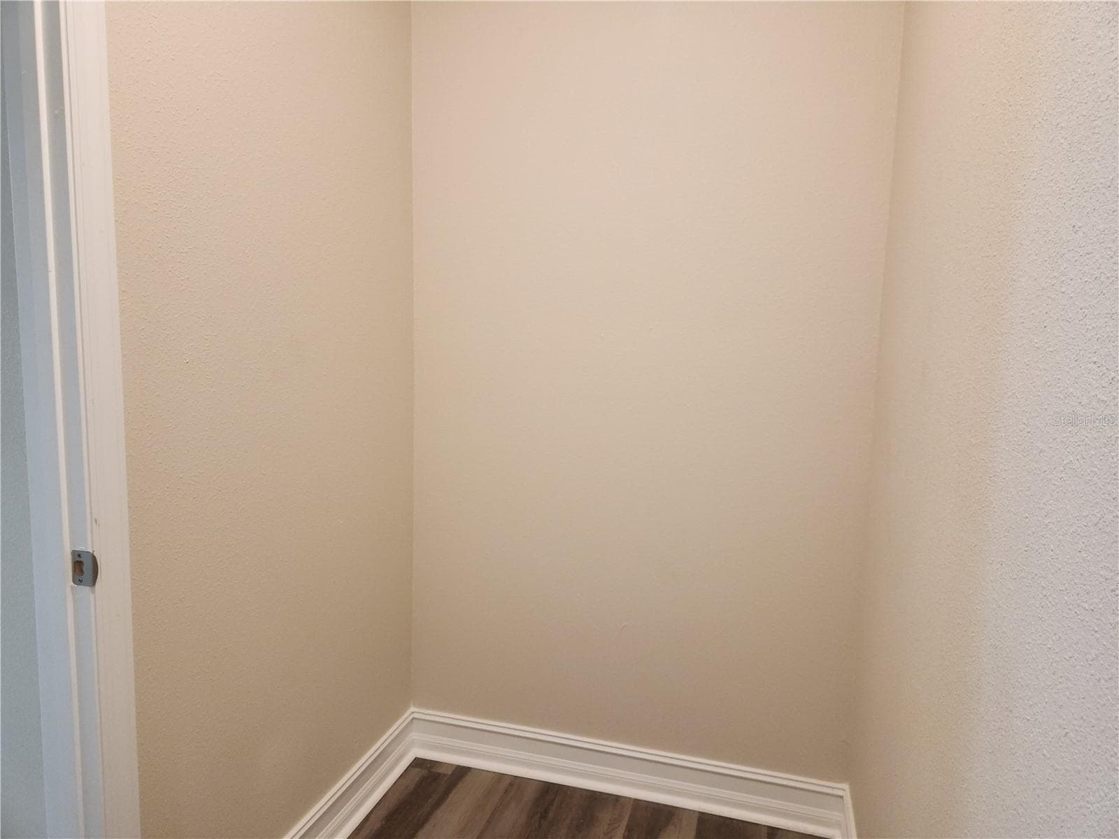 WALK IN #2 - 416 SHANNON ESTATES CT, PLANT CITY