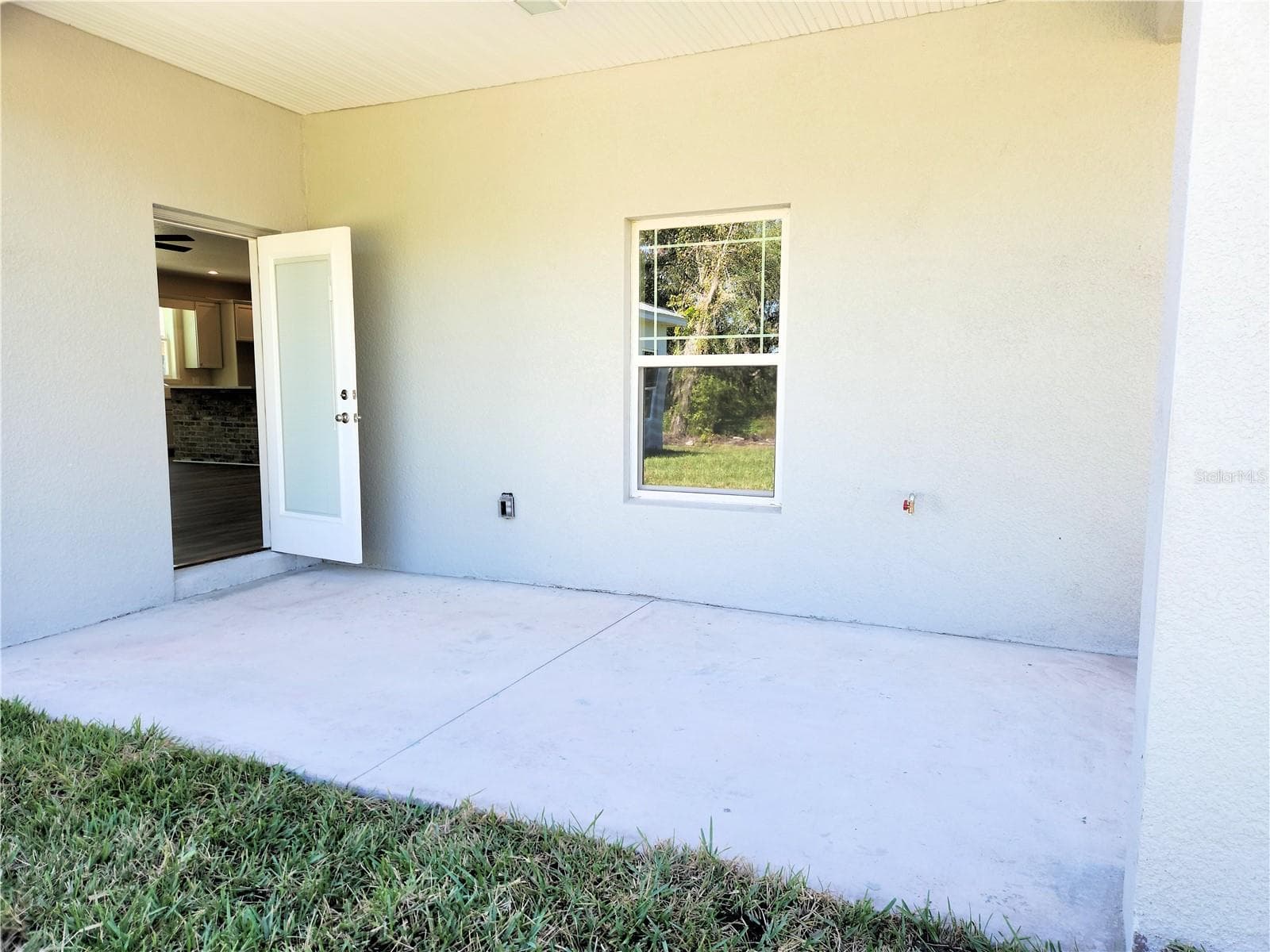 LANAI - 416 SHANNON ESTATES CT, PLANT CITY
