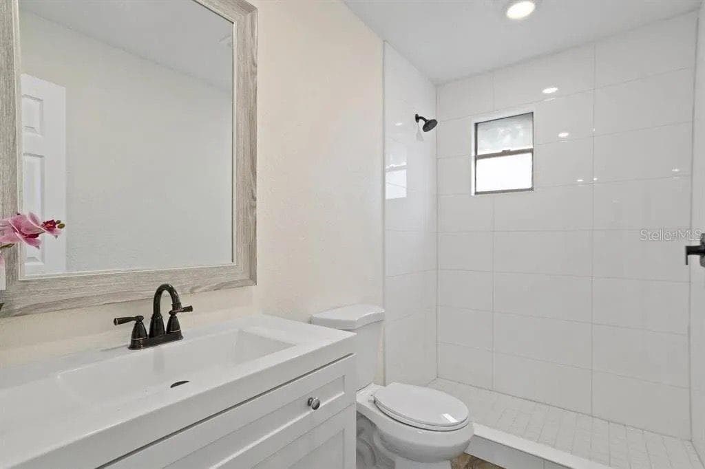 Bathroom - 2722 14TH AVE S, ST PETERSBURG
