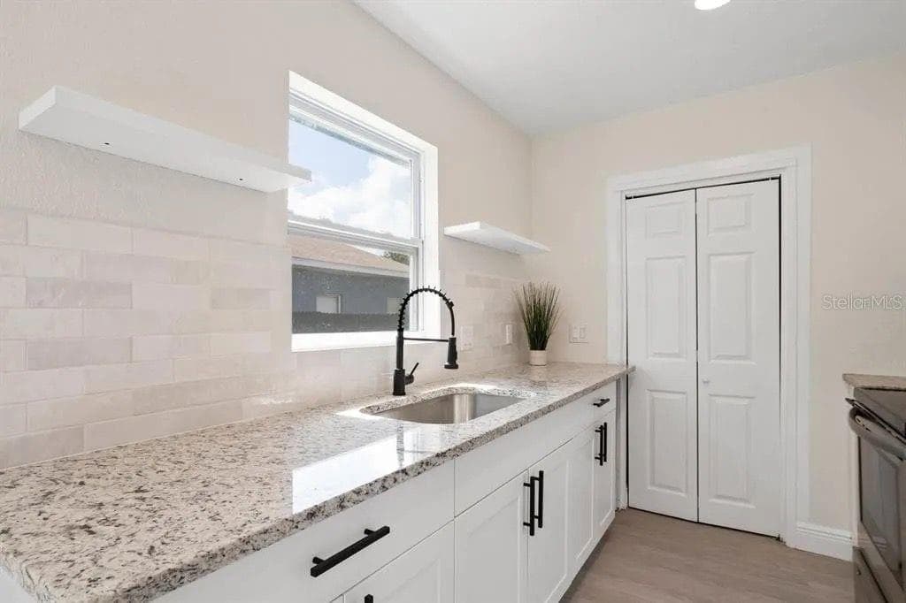 Kitchen - 2722 14TH AVE S, ST PETERSBURG